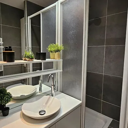 La Petite Croisiere - Vue Жар-сюр-Мер